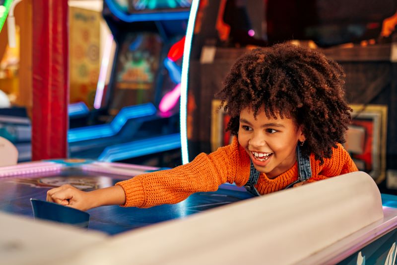Máquinas arcade seguras y divertidas para niños